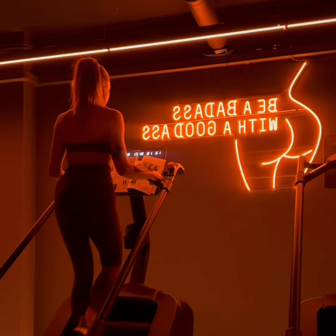 Neon LED przyciągający uwagę