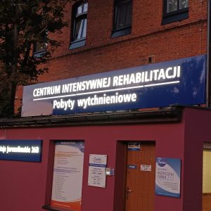 Kaseton z frezowanego dibondu